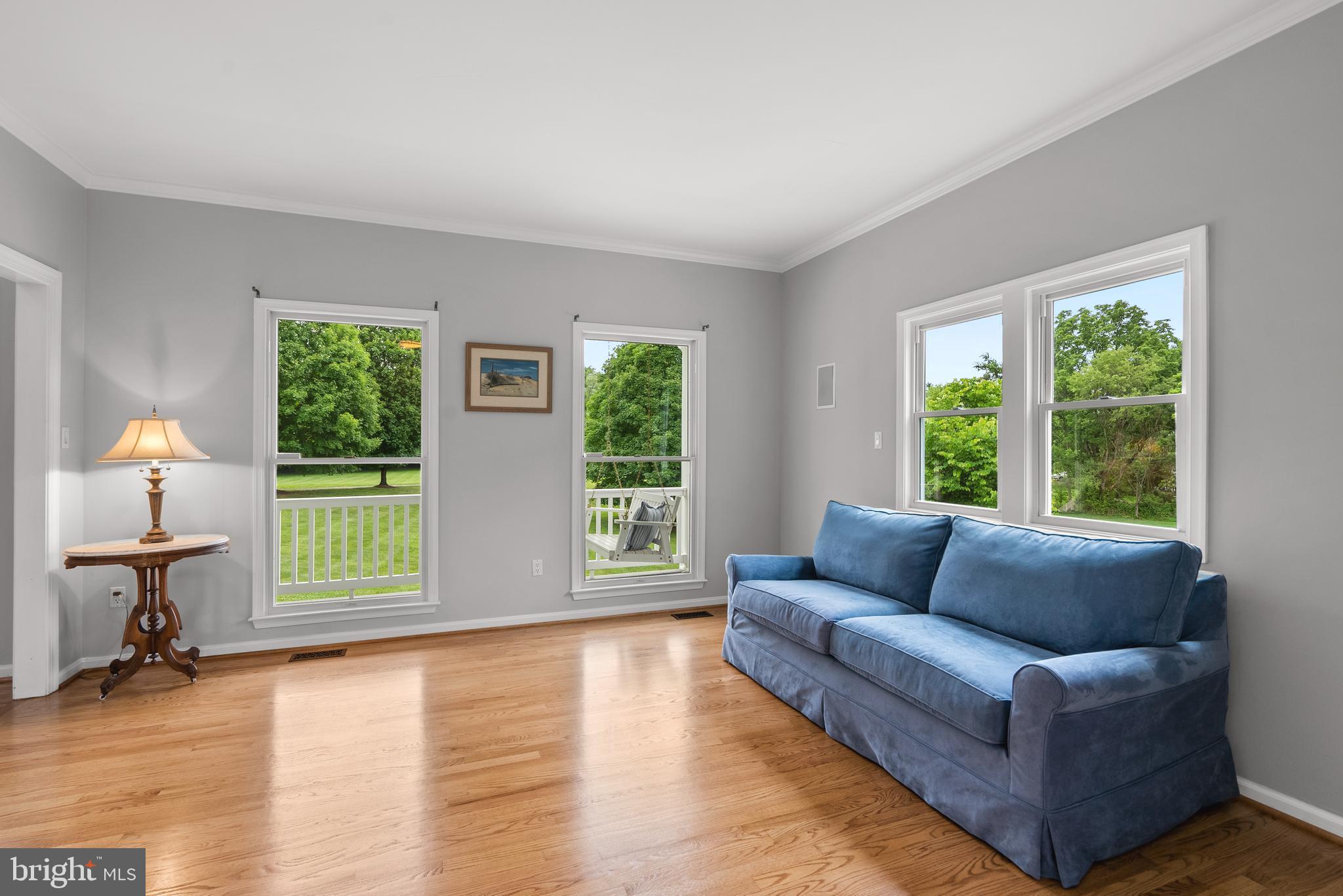 19930 White Ground Road Boyds, MD 20841 - Photo 19 of 58 Living room