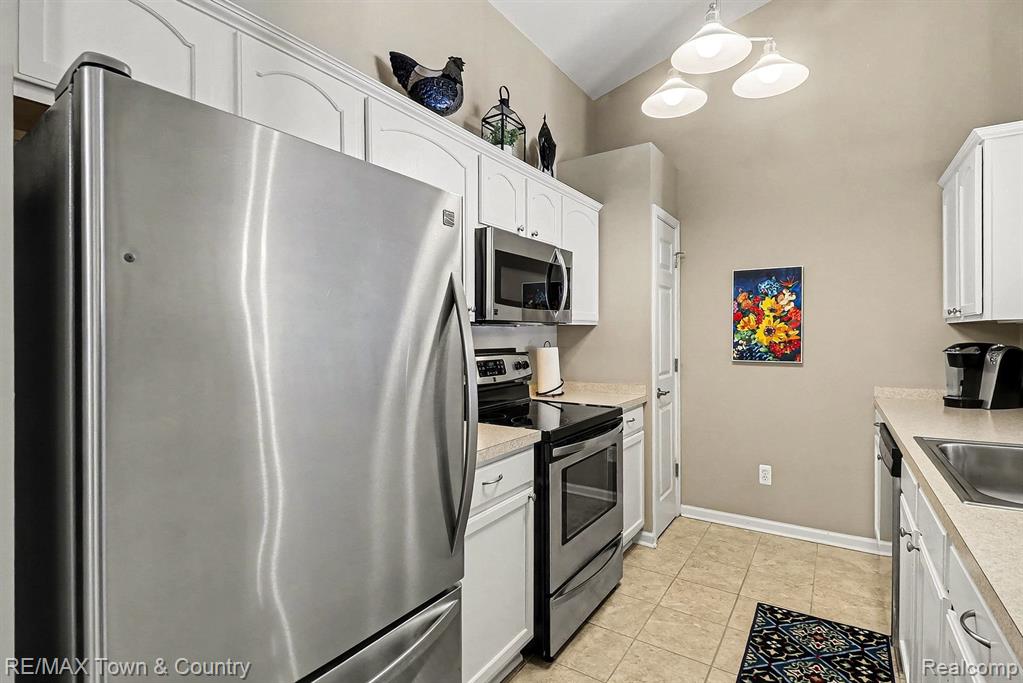 7241 Kings Way Flushing, MI 48433 - Photo 13 of 31