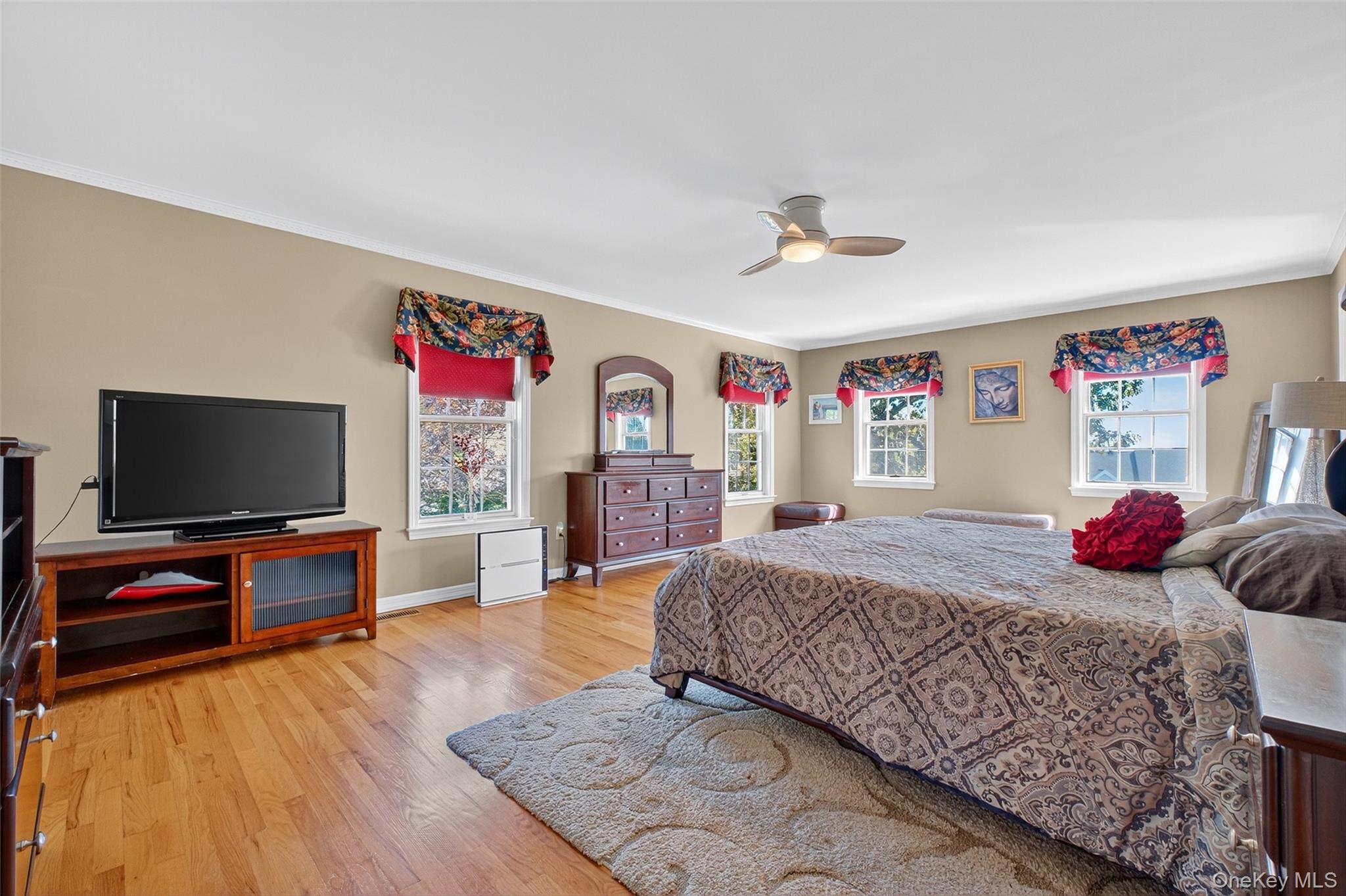 8 Cale Road Amawalk, NY 10501 - Photo 18 of 47 a living room with furniture and a flat screen tv