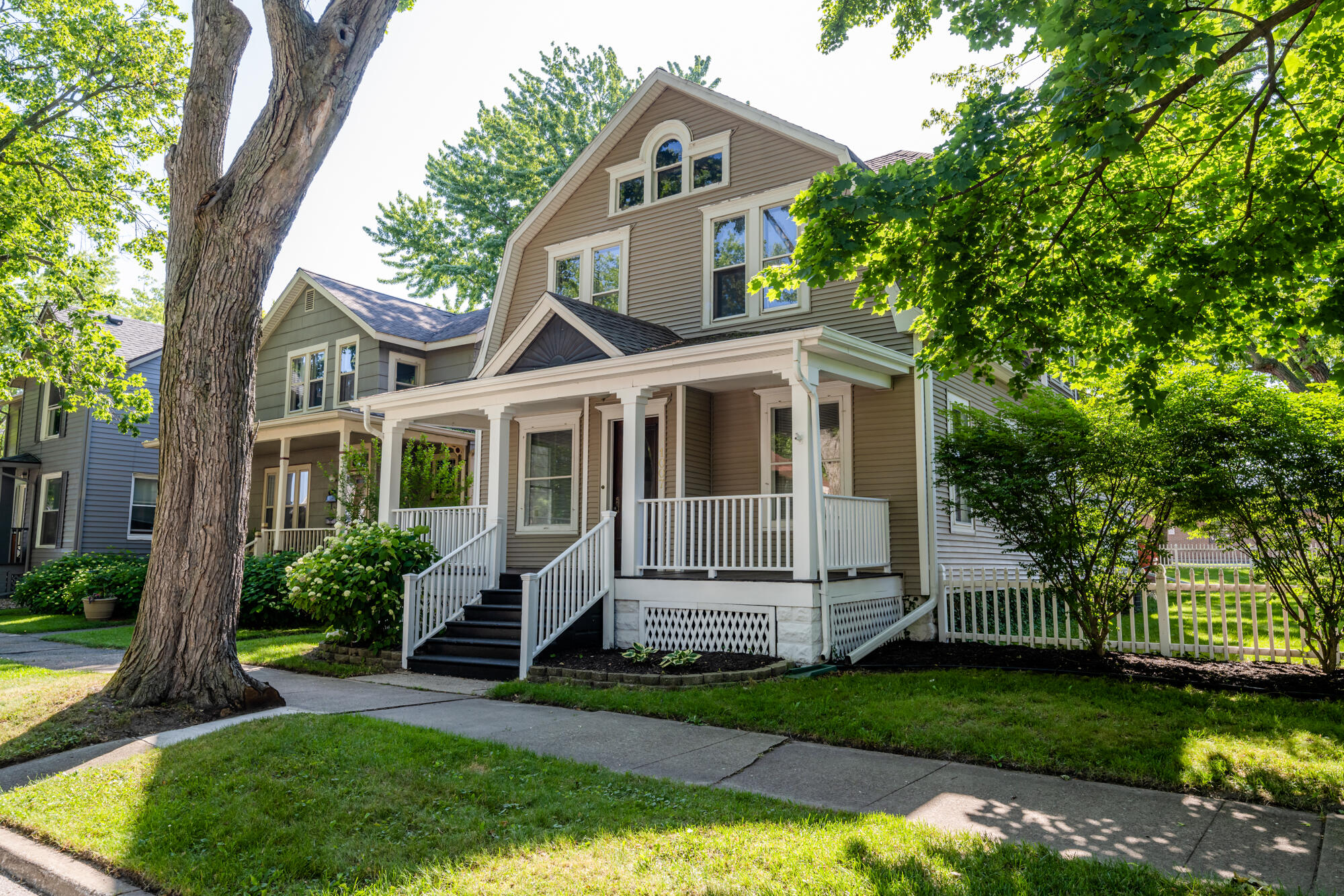 1007 State Street St. Joseph, MI 49085 - Photo 2 of 42 State-102