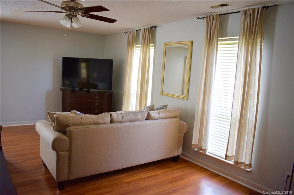 7206 Rothmore Street Charlotte, NC 28215 - Photo 11 of 32 Gallery Image 11
