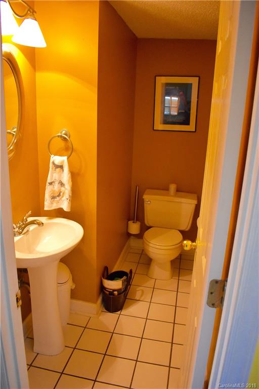 7206 Rothmore Street Charlotte, NC 28215 - Photo 7 of 32 Gallery Image 7