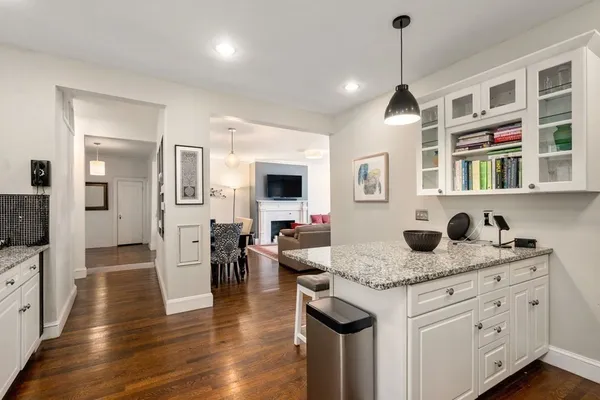 $5,300 | 6 Lanark Road, Unit 1, Brookline, MA 02445