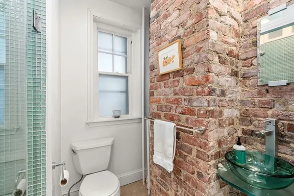 $5,300 | 6 Lanark Road, Unit 1, Brookline, MA 02445