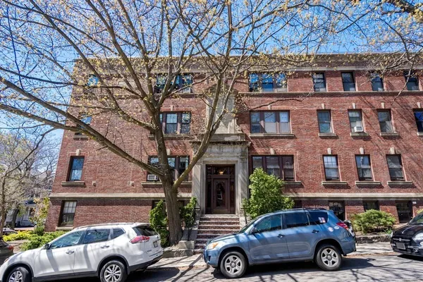 $5,300 | 6 Lanark Road, Unit 1, Brookline, MA 02445