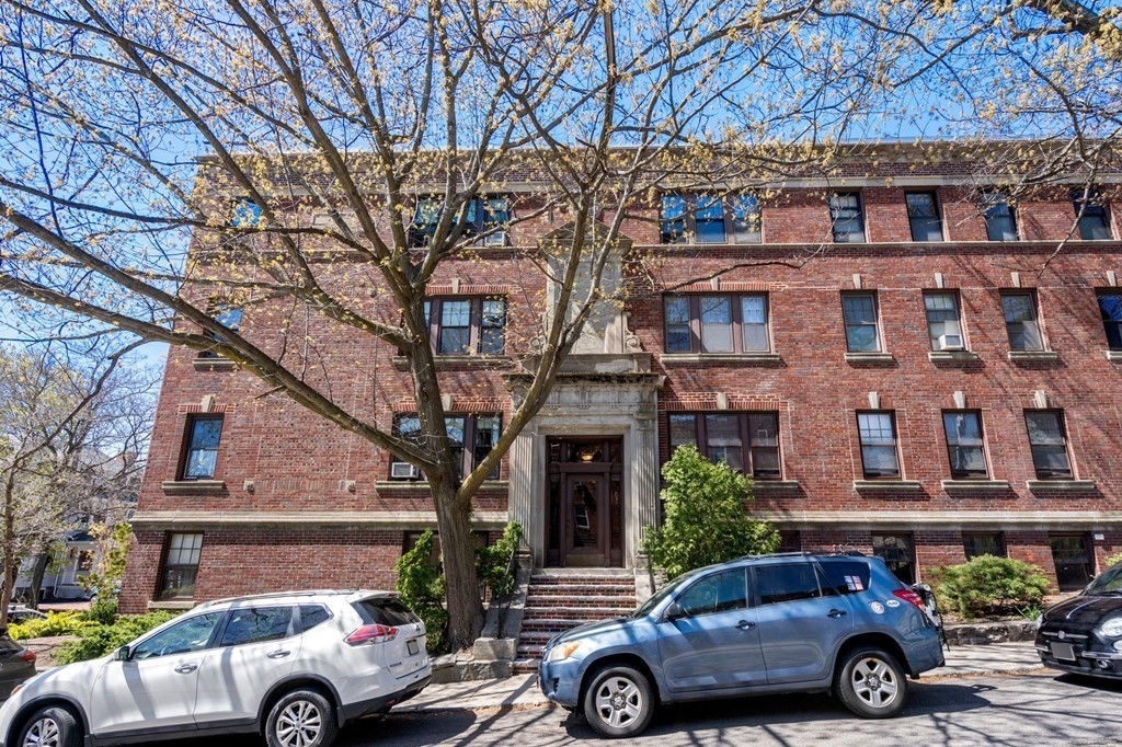 6 Lanark Road, Unit 1 Brookline, MA 02445 - Photo 2 of 19