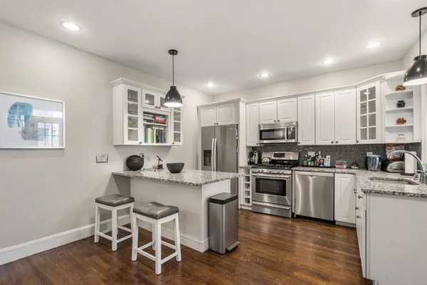 $5,300 | 6 Lanark Road, Unit 1, Brookline, MA 02445