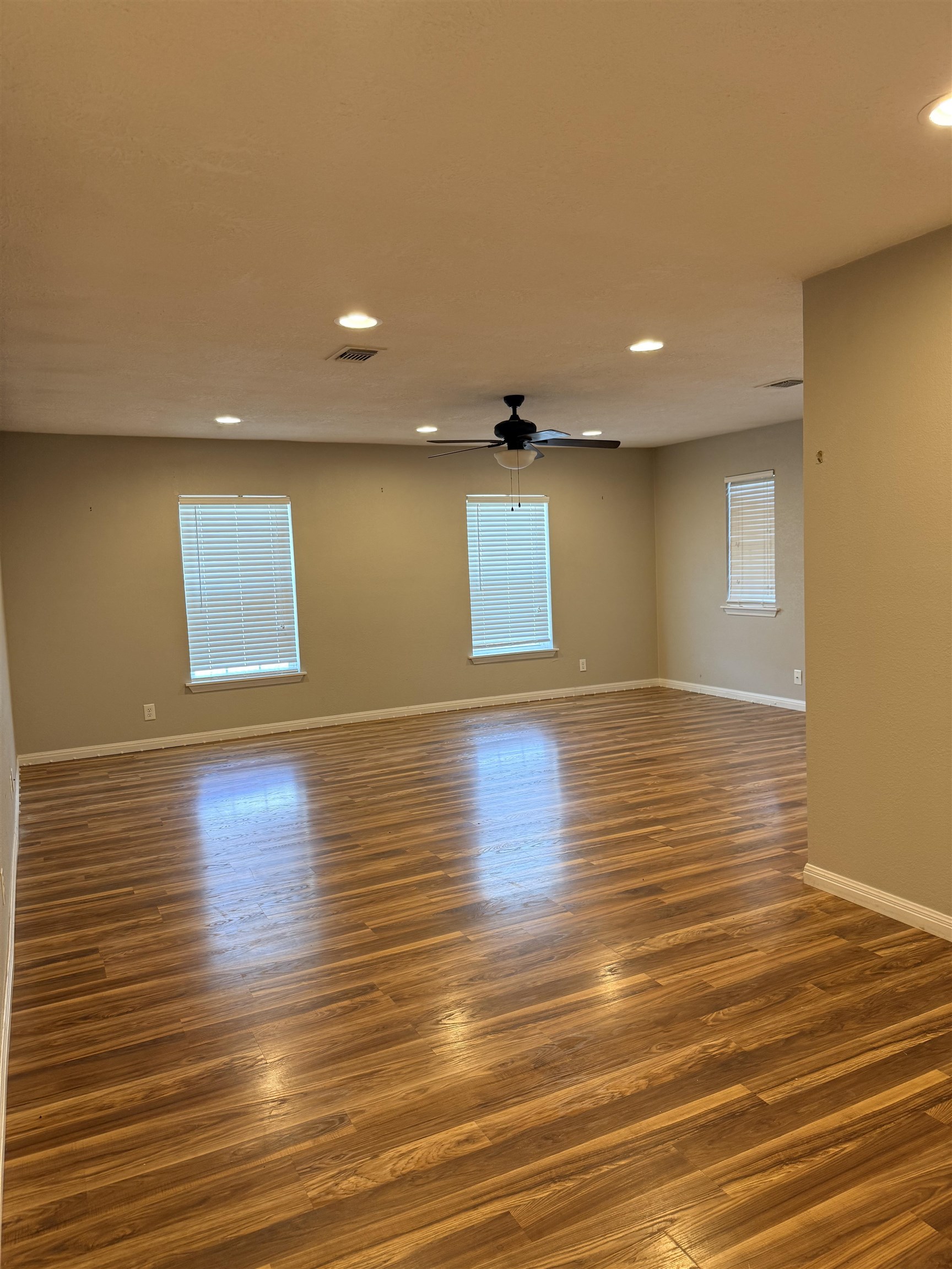 2830 Maple Avenue Groves, TX 77619 - Photo 2 of 19