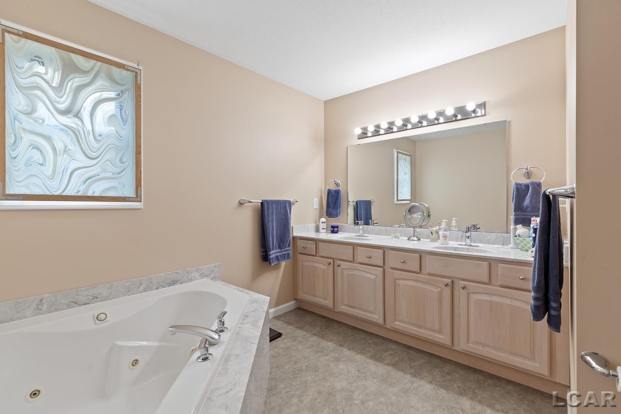 5749 Hunt Road Adrian, MI 49221 - Photo 25 of 41 50088179-24.JPG