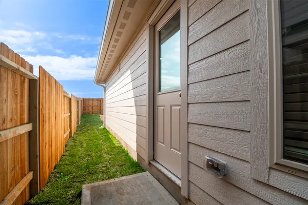 a view of a pathway of a house