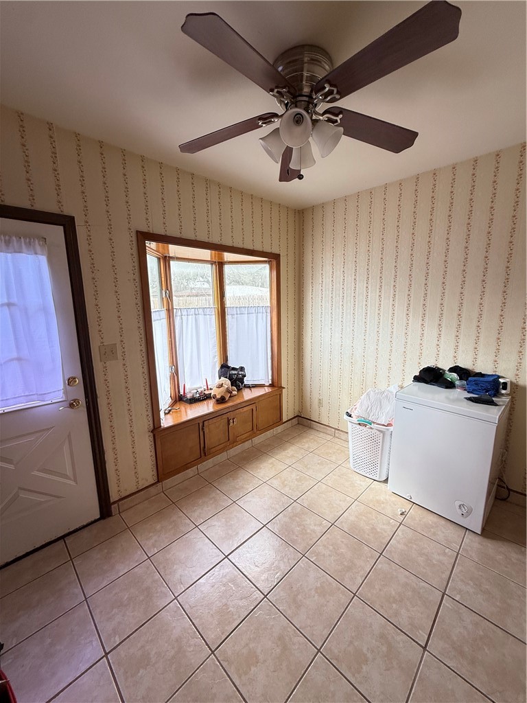 1603 Pena Street Alice, TX 78332 - Photo 8 of 15 a view of a livingroom with a furniture and a window