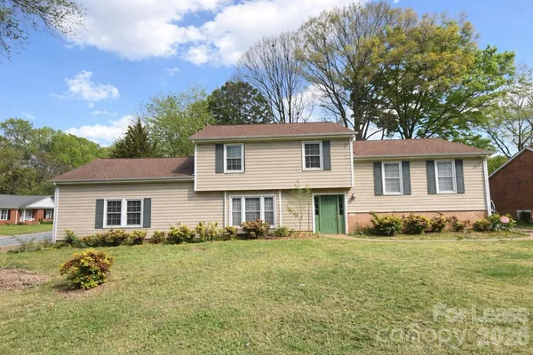 $2,800 | 4048 Tamerlane Drive, Charlotte, NC 28205