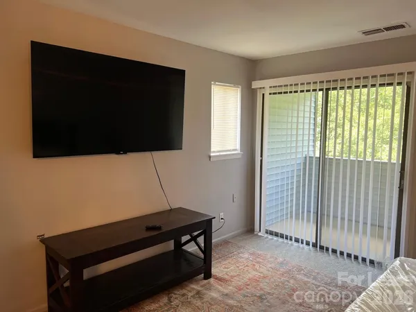 $2,800 | 4048 Tamerlane Drive, Charlotte, NC 28205