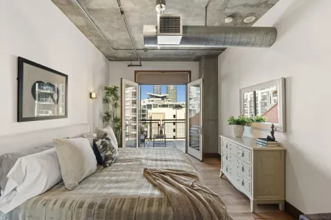 $1,319,900 | 877 Island Avenue, Unit 705, San Diego, CA 92101