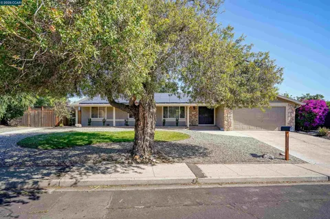 $979,500 | 5665 Lewis Way, Concord, CA 94521