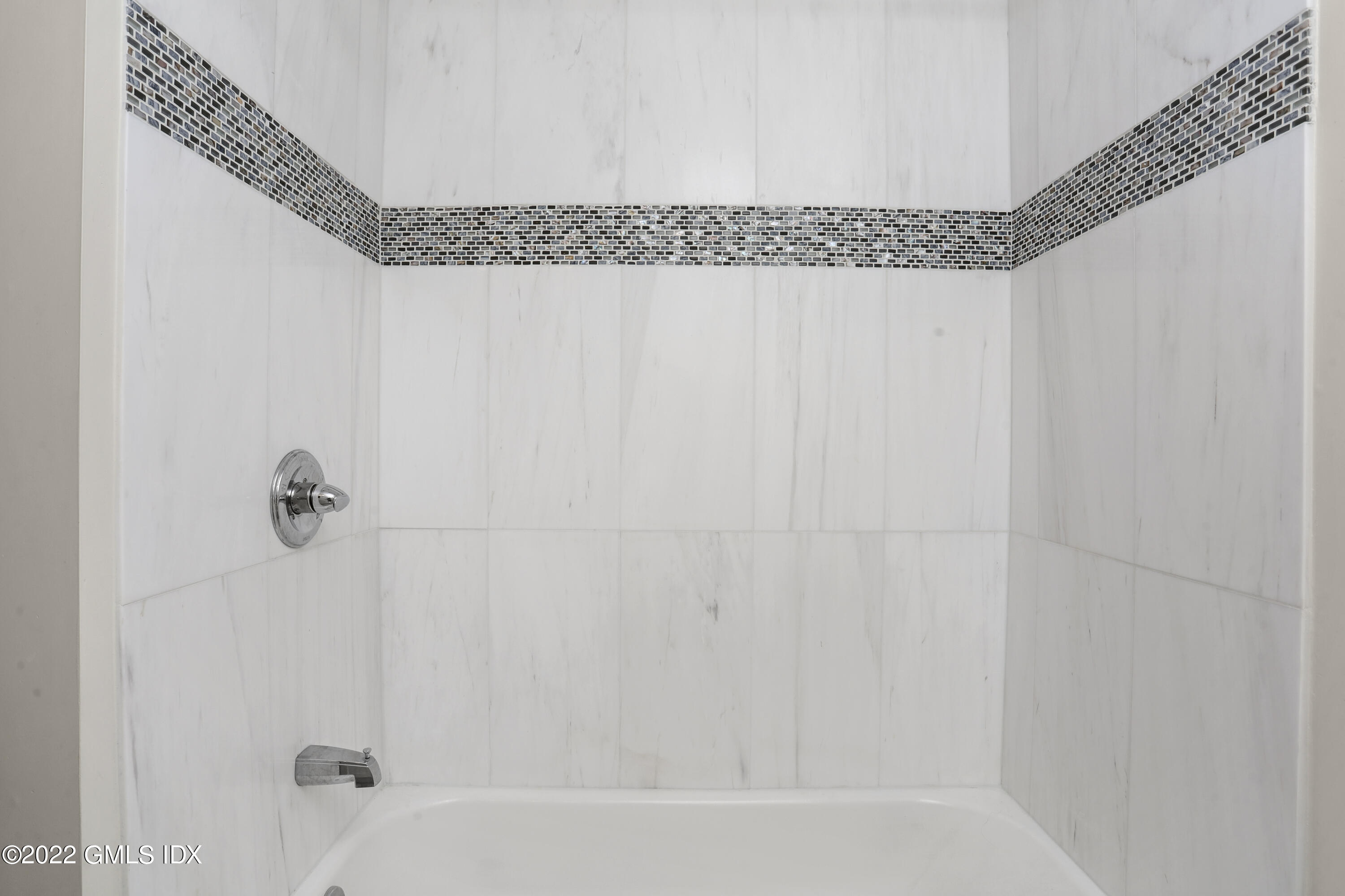 29 Thorn Hill Road Riverside, CT 06878 - Photo 23 of 37 Hall bath
