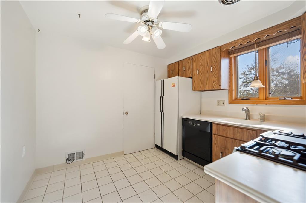 1452 Prospect Road Pittsburgh, PA 15227 - Photo 6 of 25 Gallery Image 6