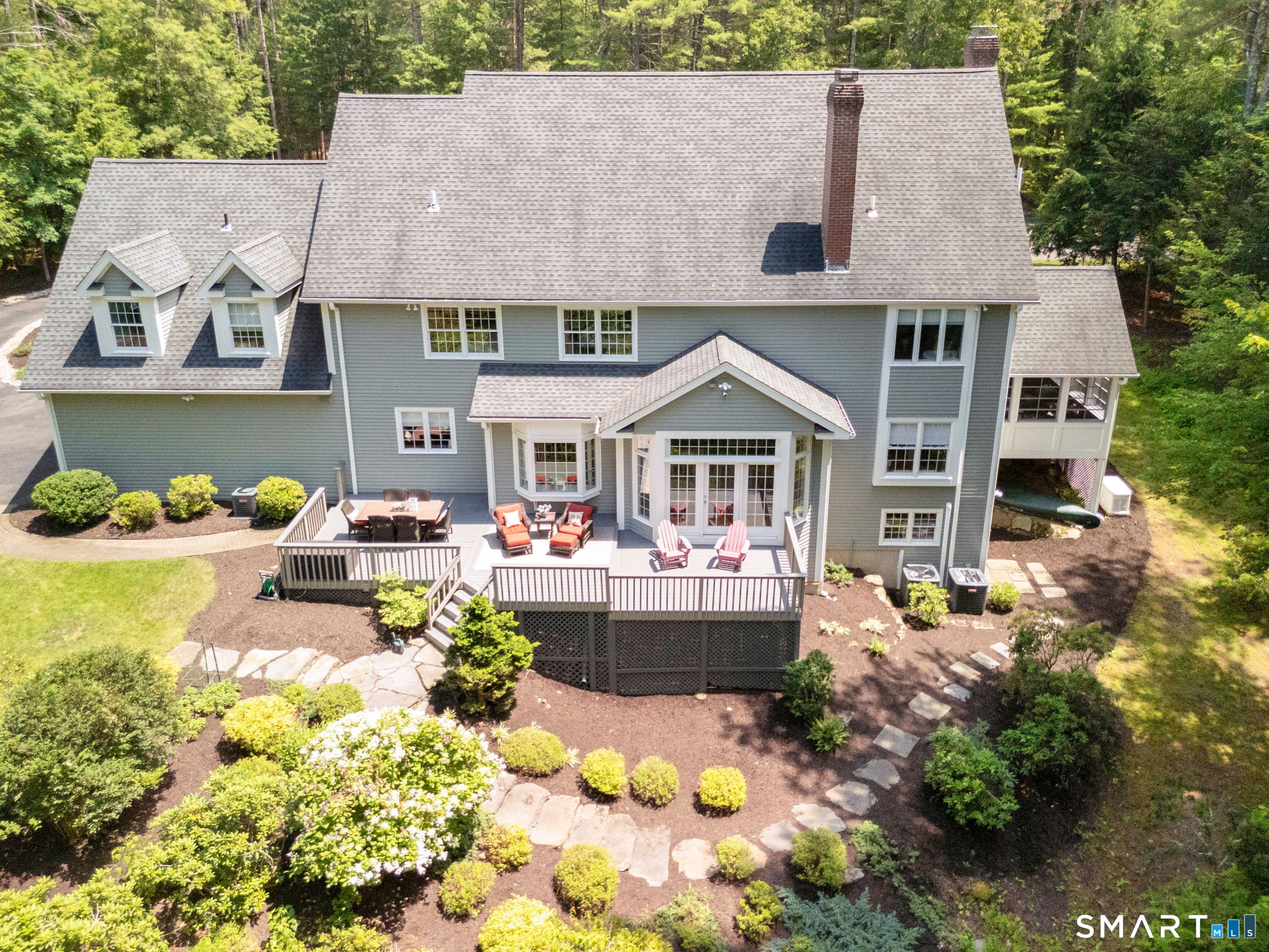 11 Whitman Pond Road Simsbury, CT 06070 - Photo 4 of 40