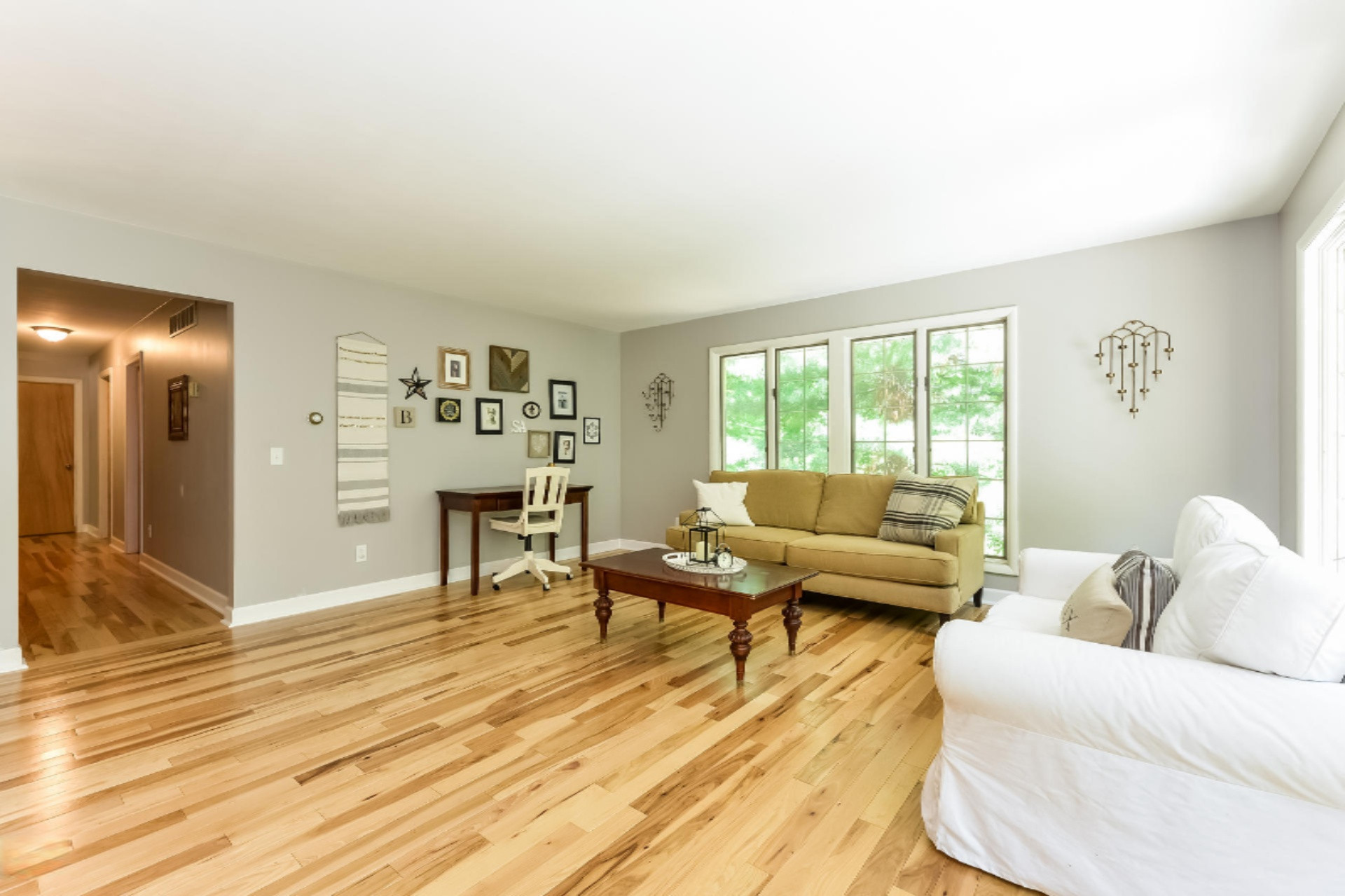 8607 West R Avenue Kalamazoo, MI 49009 - Photo 6 of 42 006-Living_Room-5834455-medium