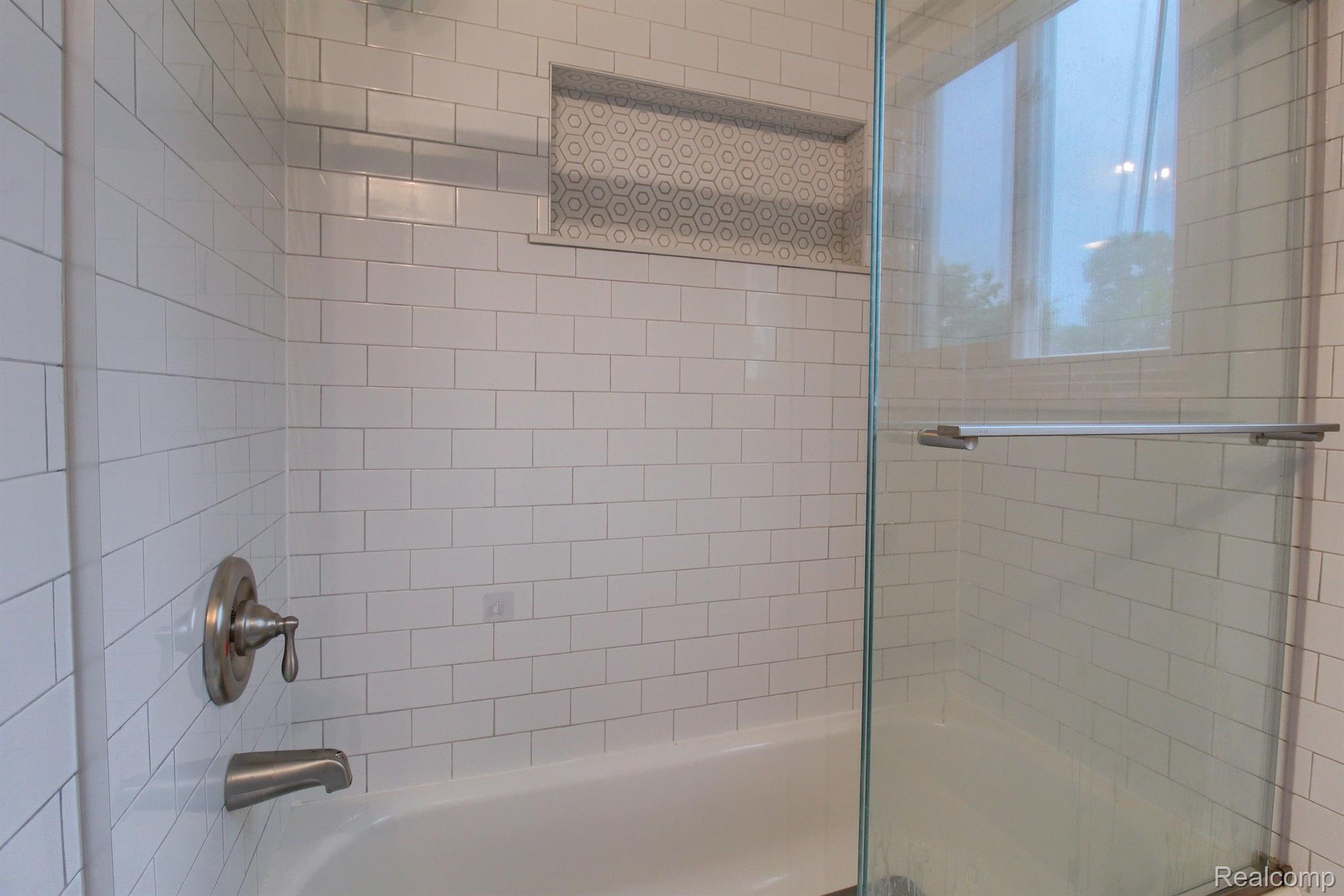 5365 Inverrary Lane Commerce Township, MI 48382 - Photo 30 of 37 Gallery Image 30