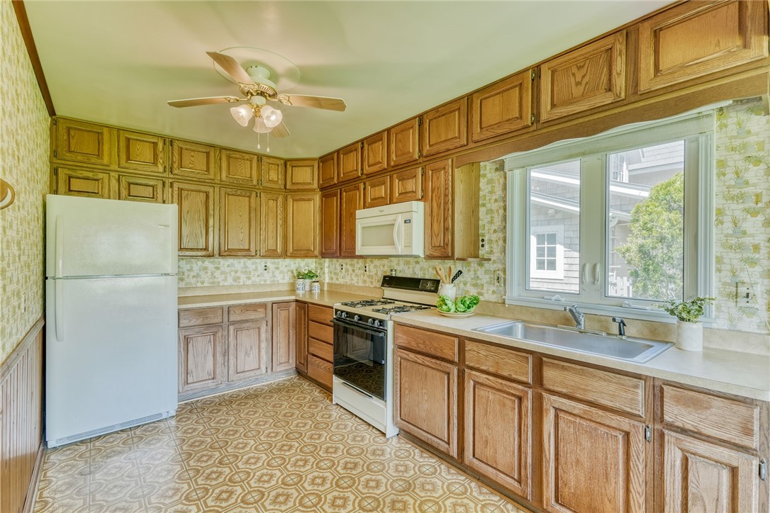 534 Forest Lawn Road Webster, NY 14580 - Photo 7 of 29