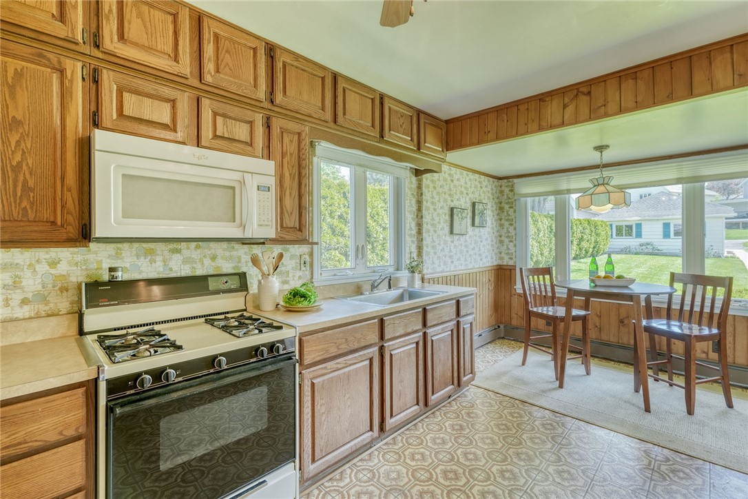 534 Forest Lawn Road Webster, NY 14580 - Photo 9 of 29