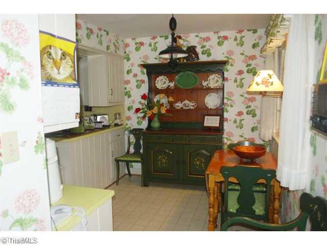 3391 Staghorn Road Winston-Salem, NC 27104 - Photo 5 of 16 Breakfast.