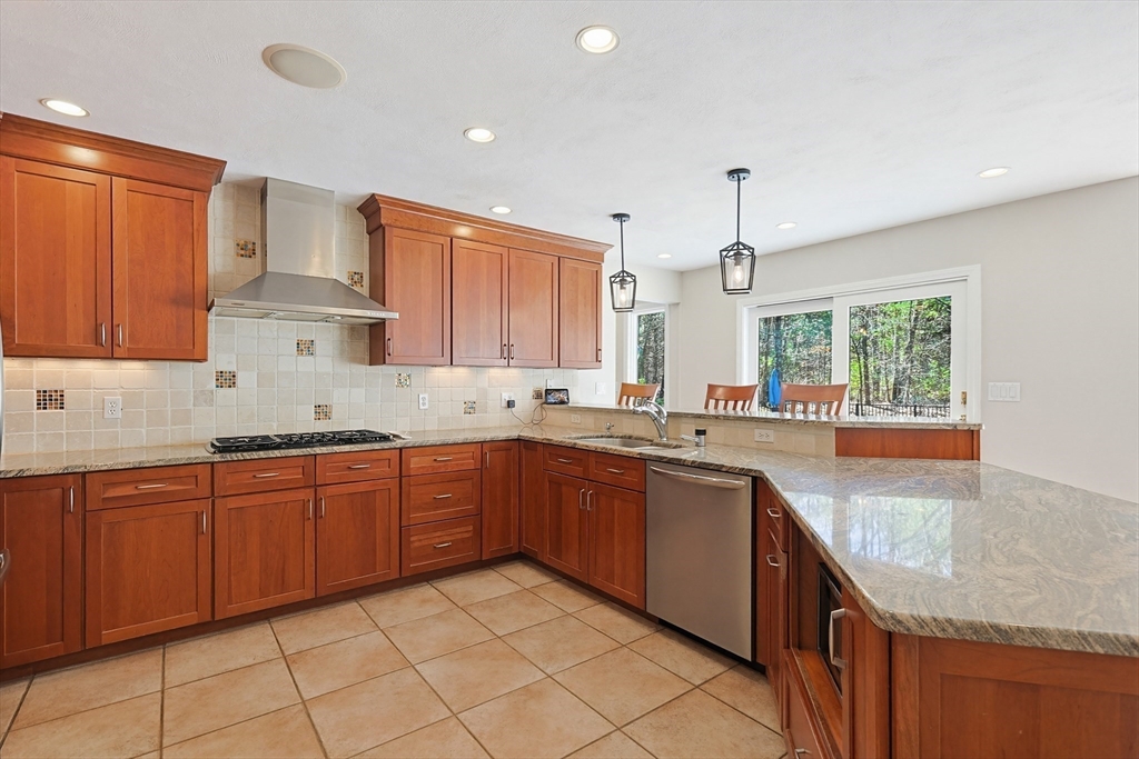 8 Weyman Lane Sharon, MA 02067 - Photo 12 of 42