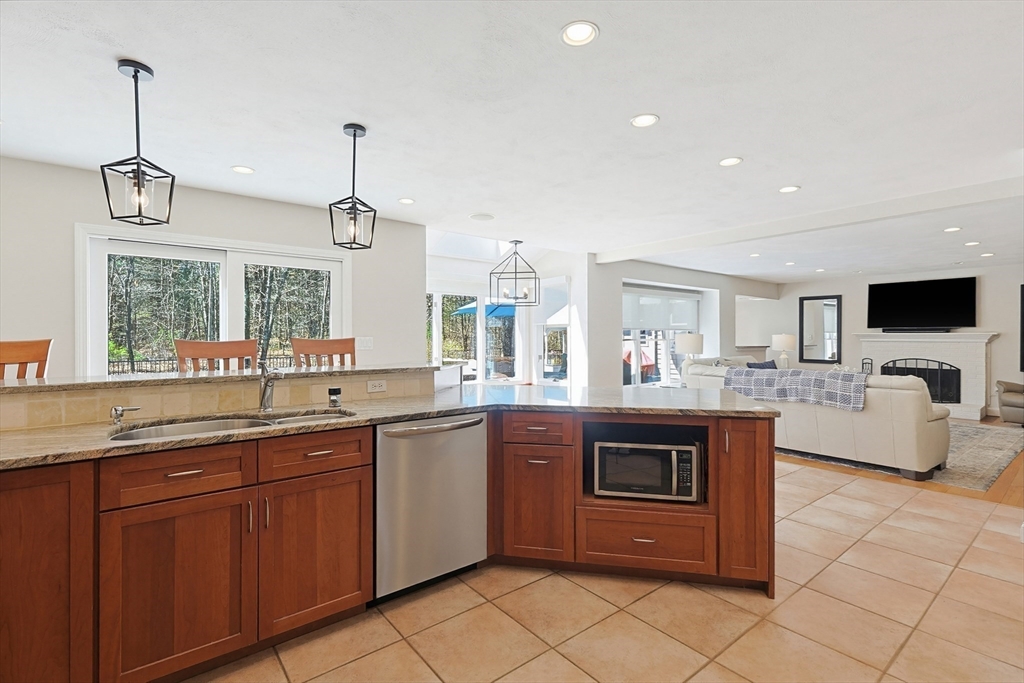 8 Weyman Lane Sharon, MA 02067 - Photo 13 of 42