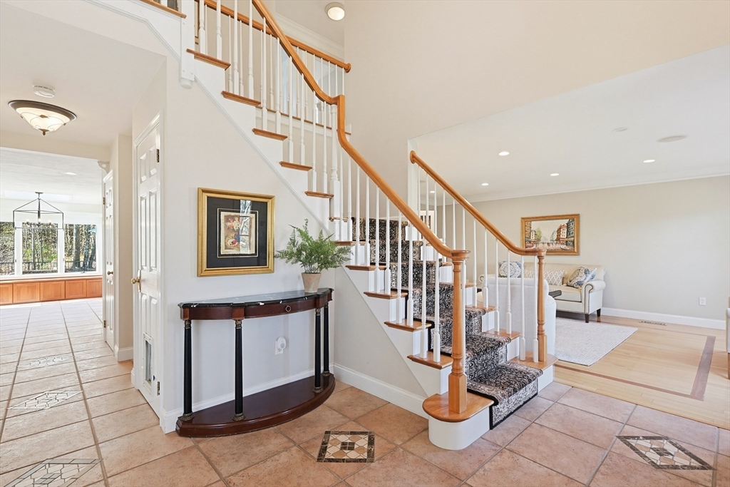 8 Weyman Lane Sharon, MA 02067 - Photo 4 of 42
