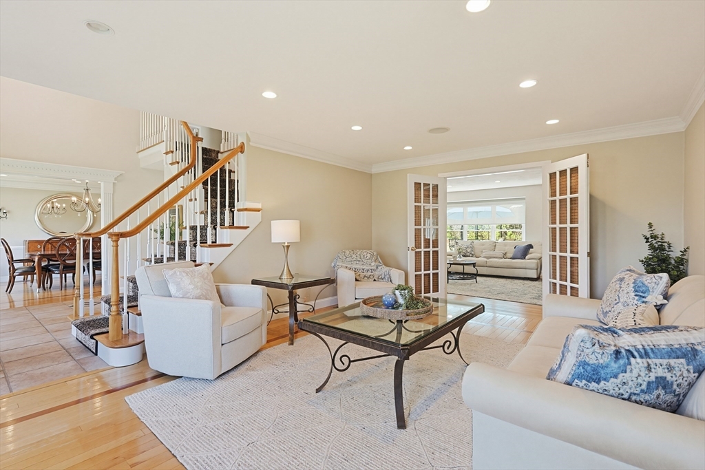 8 Weyman Lane Sharon, MA 02067 - Photo 5 of 42