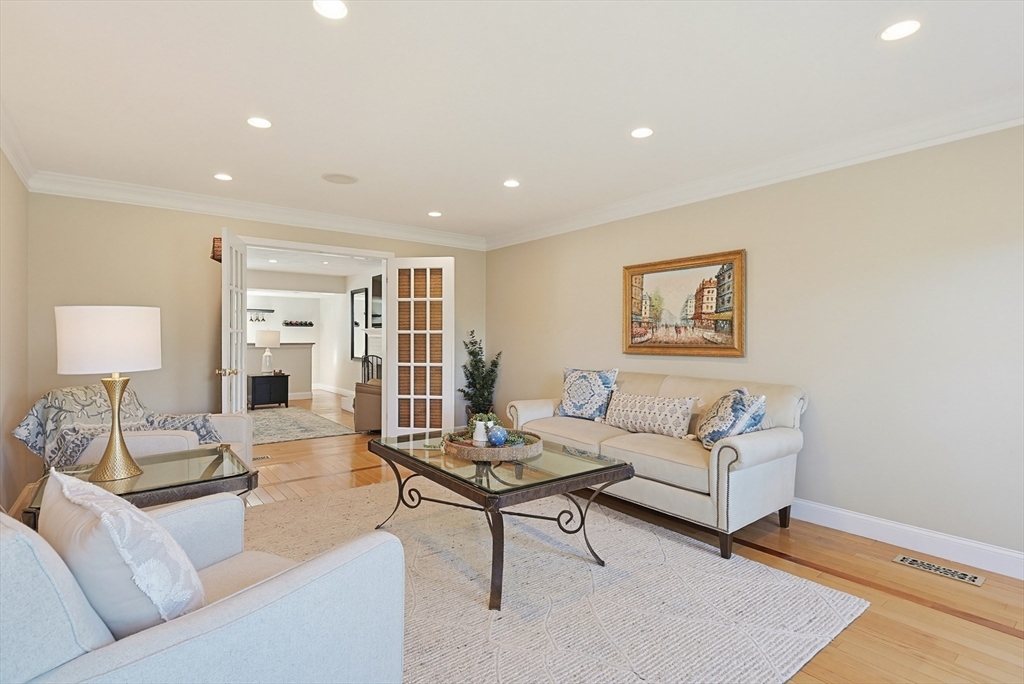 8 Weyman Lane Sharon, MA 02067 - Photo 7 of 42