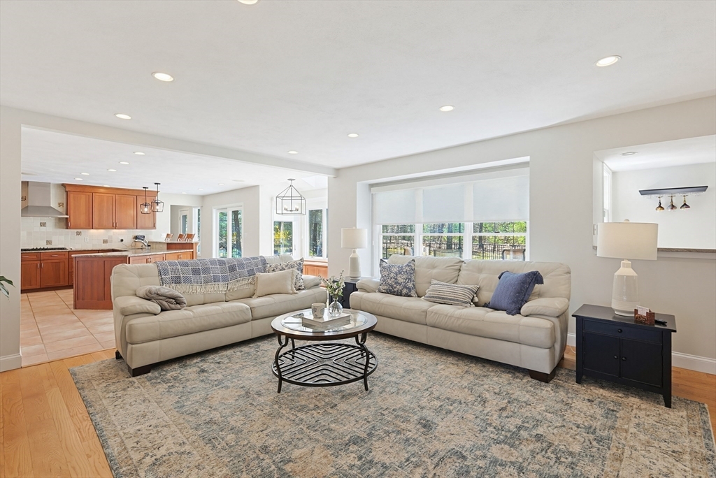 8 Weyman Lane Sharon, MA 02067 - Photo 9 of 42