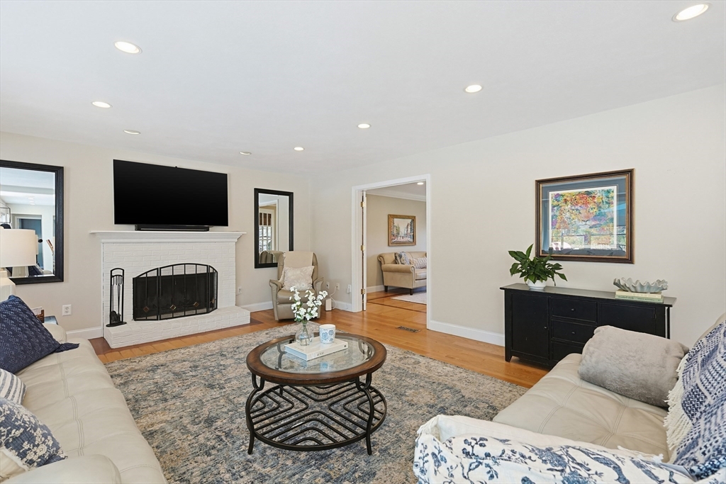 8 Weyman Lane Sharon, MA 02067 - Photo 10 of 42