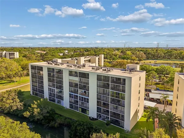 $260,000 | 900 Cove Cay Drive, Unit 5F, Clearwater, FL 33760