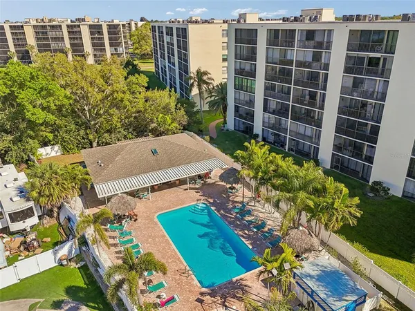 $260,000 | 900 Cove Cay Drive, Unit 5F, Clearwater, FL 33760