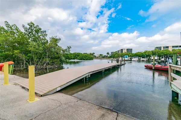 $260,000 | 900 Cove Cay Drive, Unit 5F, Clearwater, FL 33760