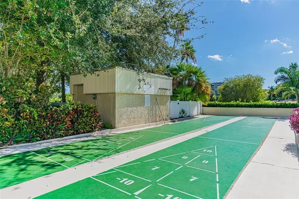 $260,000 | 900 Cove Cay Drive, Unit 5F, Clearwater, FL 33760