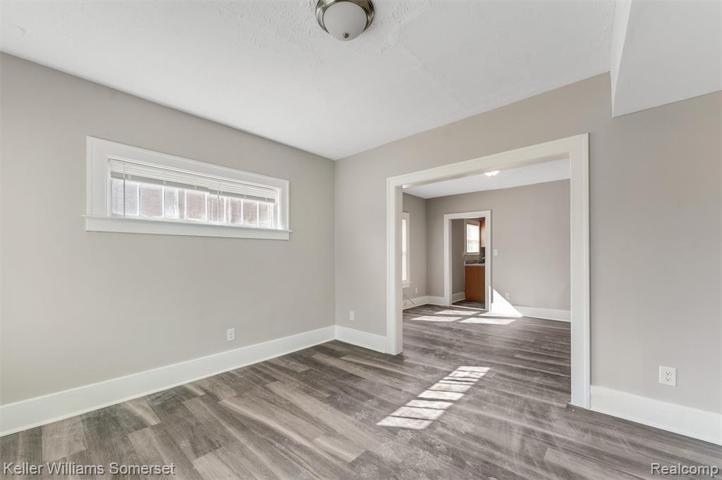 22065 Linwood Eastpointe, MI 48021 - Photo 2 of 27