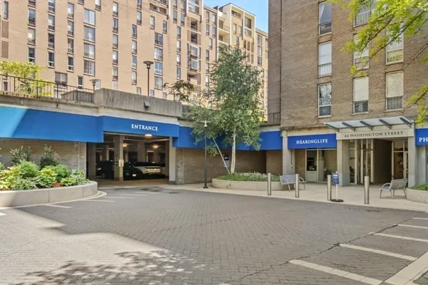$2,600 | 44 Washington Street, Unit 1113, Brookline, MA 02445