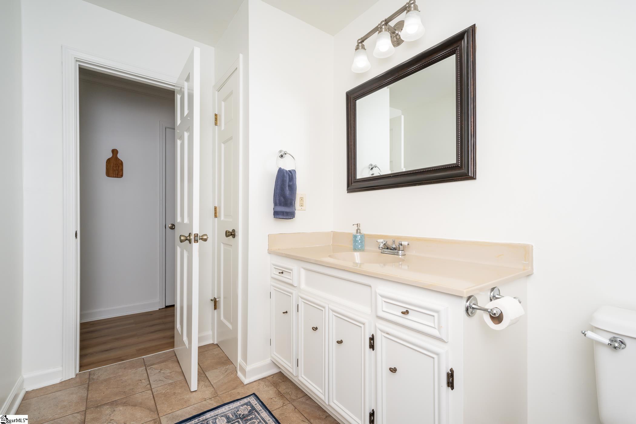 406 Mt Vernon Road Greer, SC 29651 - Photo 13 of 36