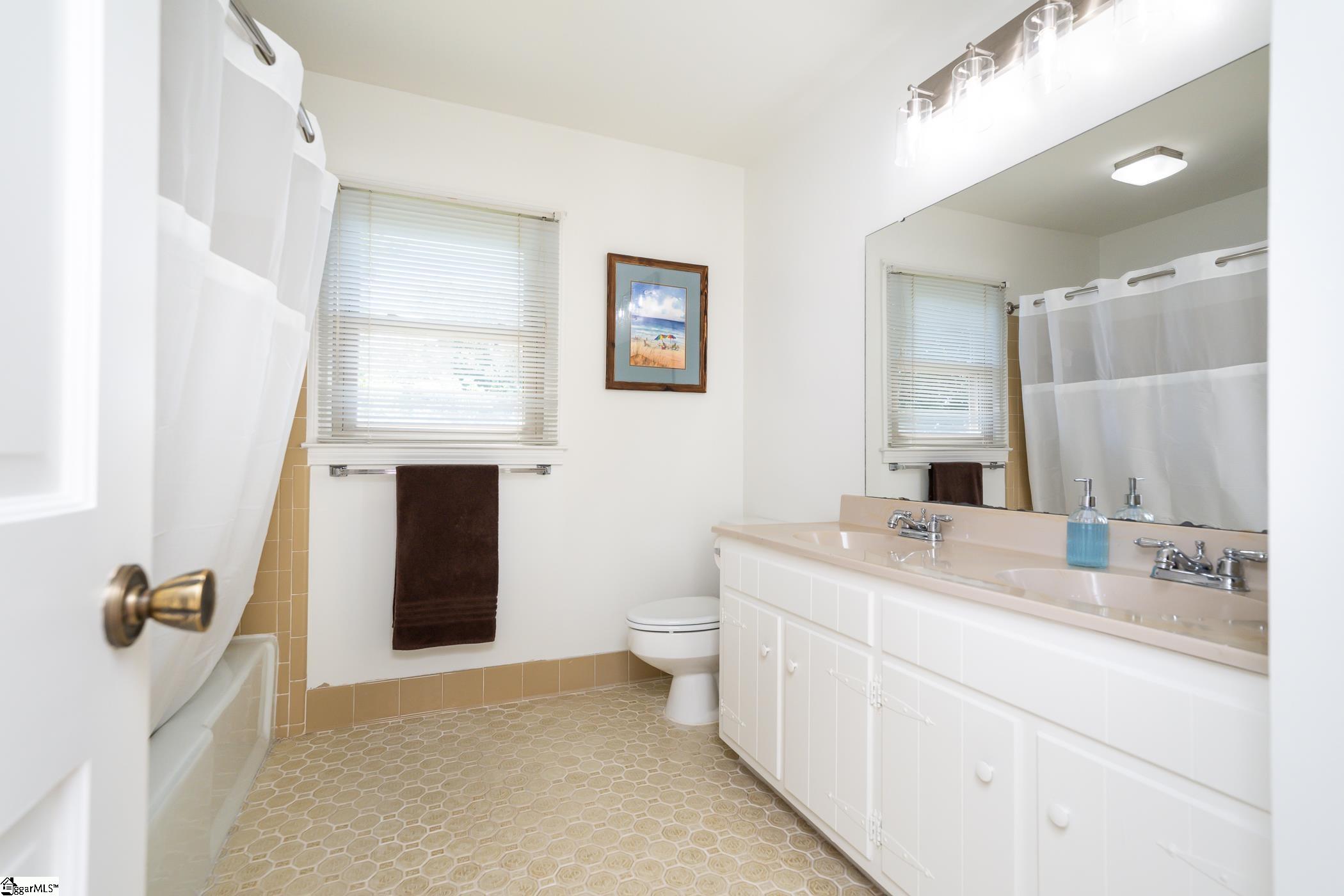 406 Mt Vernon Road Greer, SC 29651 - Photo 26 of 36