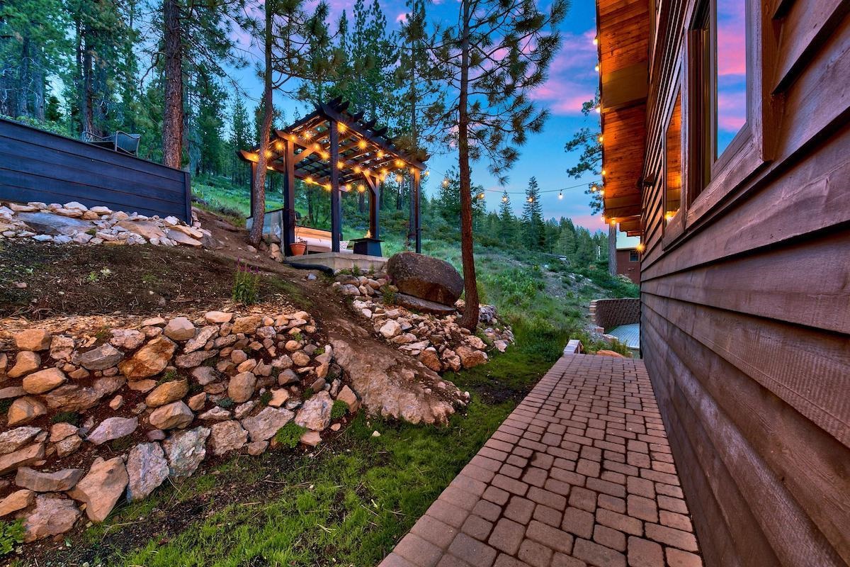 15234 Reed Avenue West Truckee, CA 96161 - Photo 6 of 21 Gallery Image 6