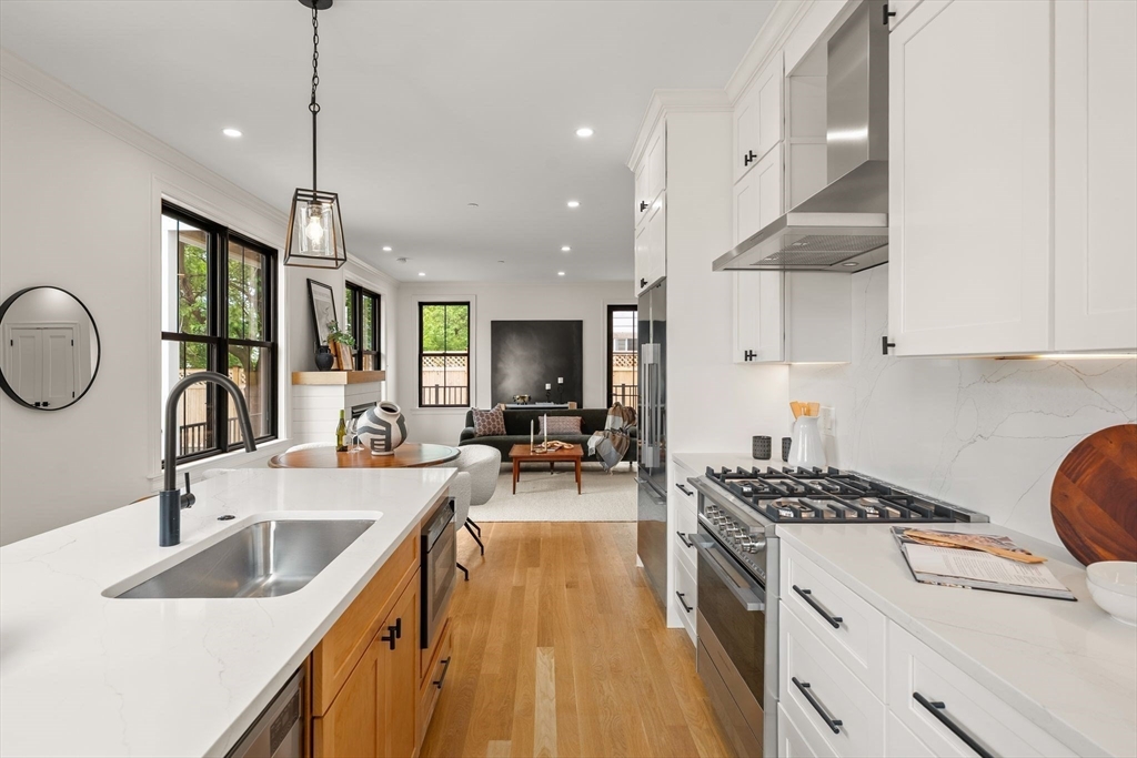 27 Shepard Street, Unit 5 Boston, MA 02135 - Photo 10 of 33