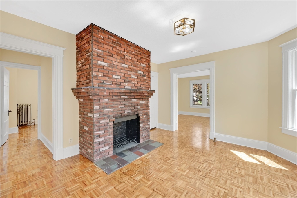 24 Hiawatha Street Springfield, MA 01108 - Photo 9 of 38