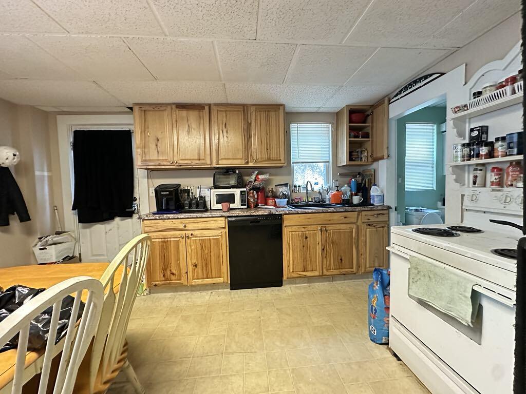 77 Granite Street Mexico, ME 04257 - Photo 6 of 24 1st Floor Kitchen