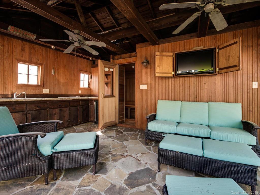 1614 Park Road Charlotte, NC 28203 - Photo 24 of 28 a outdoor living space with furniture