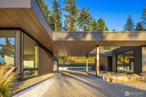 $6,490,000 | Undisclosed Address, Issaquah, WA 98029