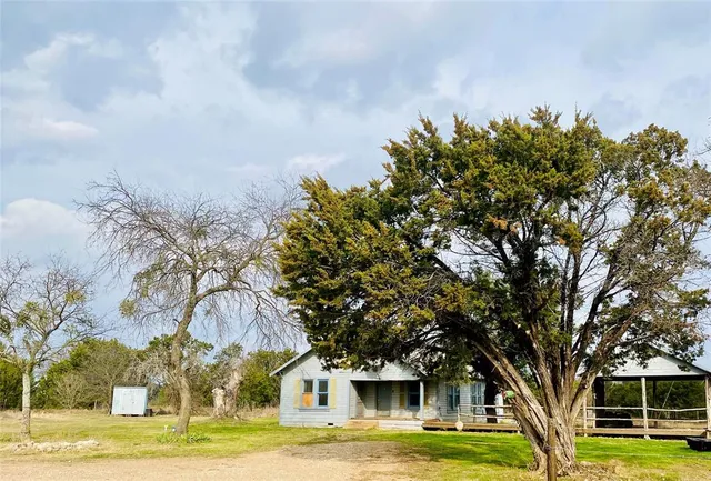 $1,500 | 1334 County Road 3660, China Spring, TX 76633
