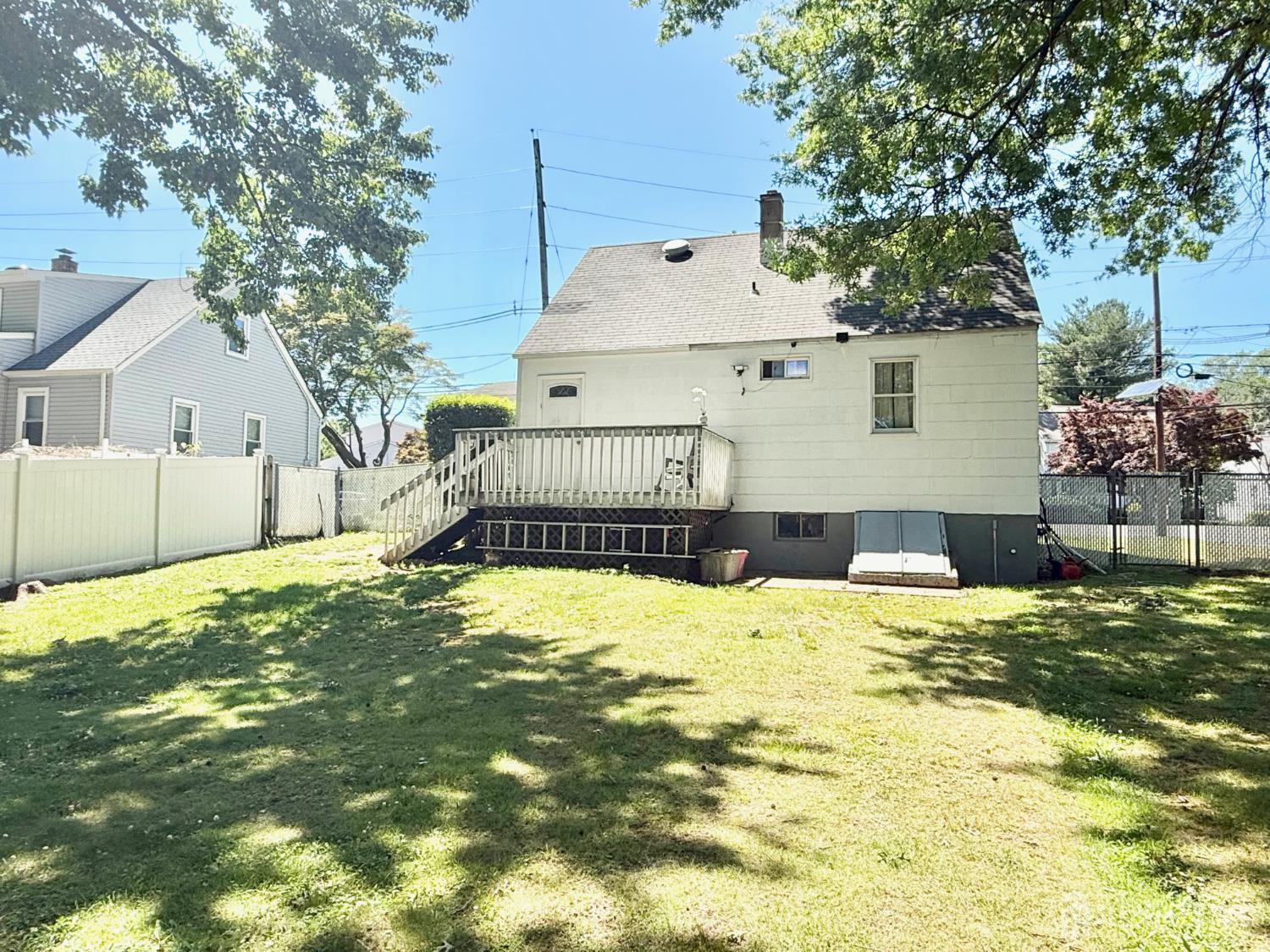 105 Old Post Road Edison, NJ 08817 - Photo 15 of 20